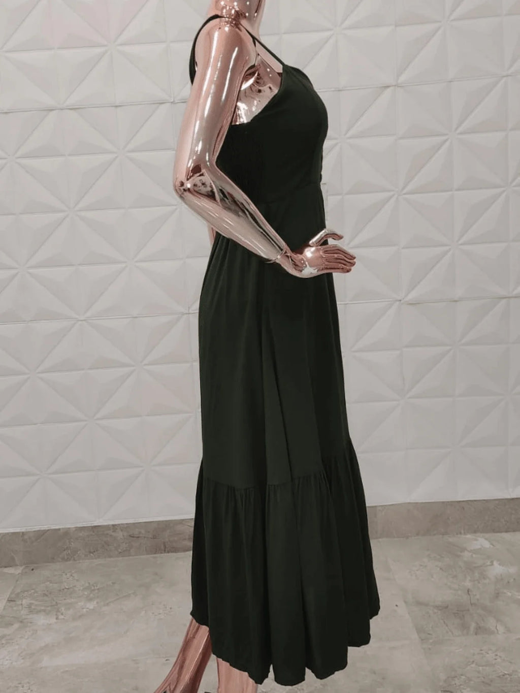 Vestido Midi Ayla – Moderno e Sofisticado