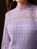 Vestido Curto com Manga Longa e Babados