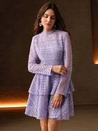 Vestido Curto com Manga Longa e Babados