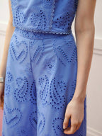 Conjunto 2 Peças com Blusa Cropped Bordada e Calça Pantalona