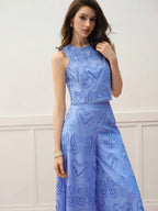 Conjunto 2 Peças com Blusa Cropped Bordada e Calça Pantalona