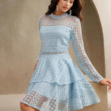 Vestido Curto com Manga Longa e Babados