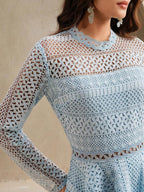 Vestido Curto com Manga Longa e Babados