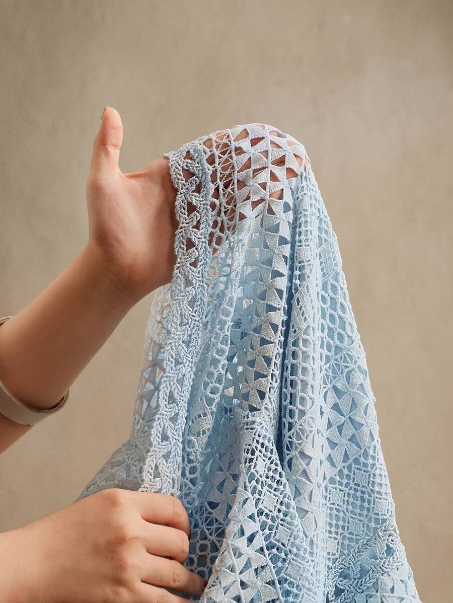 Vestido Curto com Manga Longa e Babados