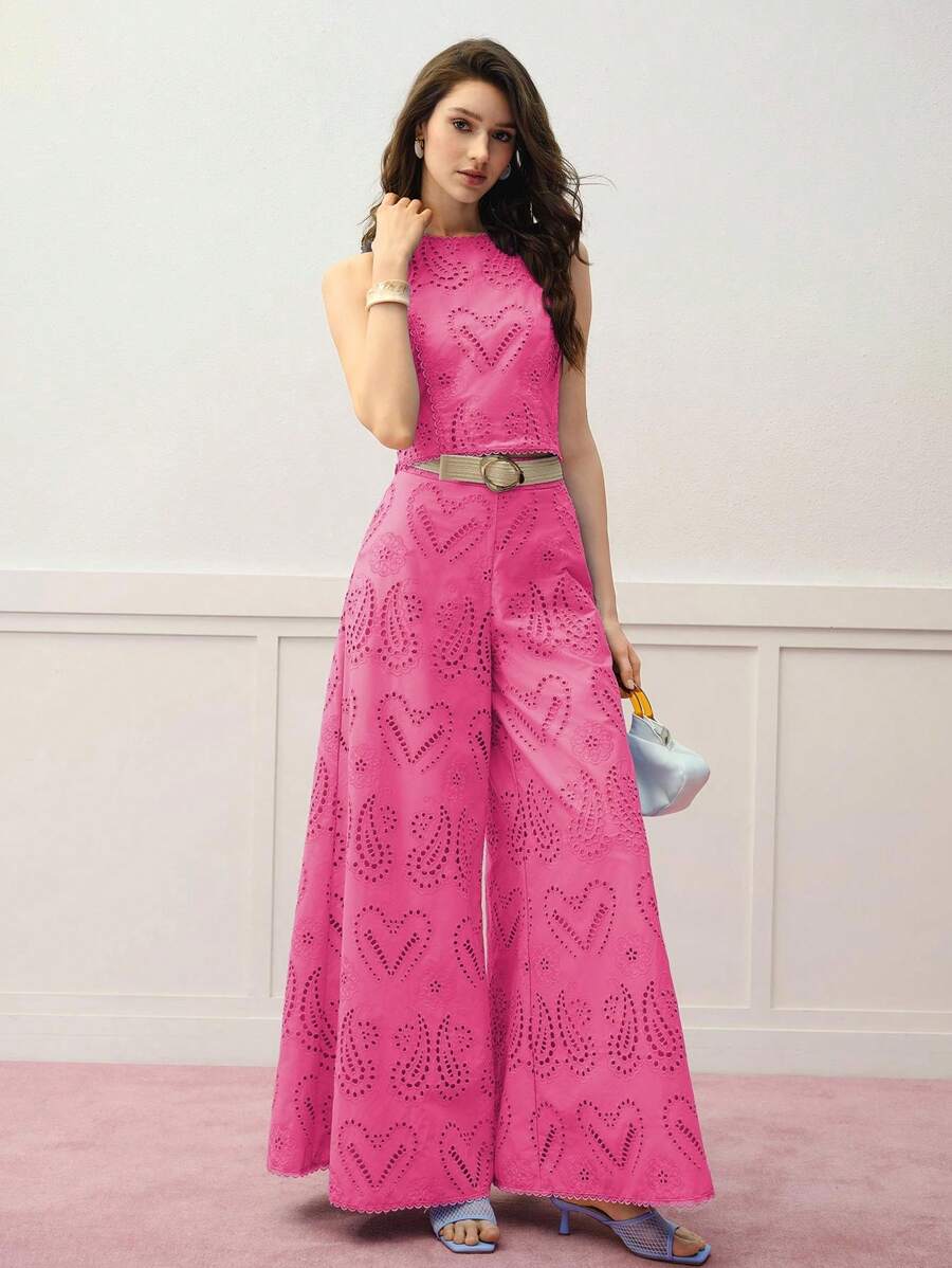 Conjunto 2 Peças com Blusa Cropped Bordada e Calça Pantalona