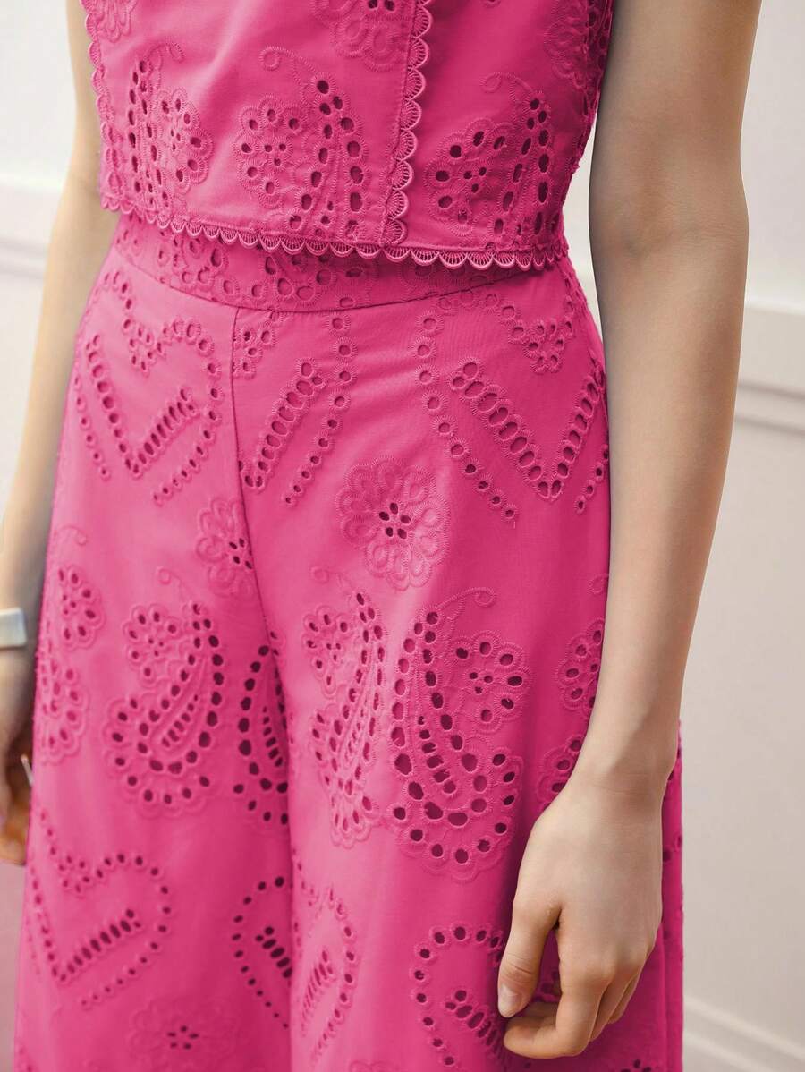 Conjunto 2 Peças com Blusa Cropped Bordada e Calça Pantalona