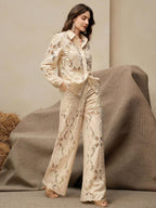 Conjunto de Blusa com Bordado e Calça Elegante