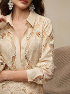 Conjunto de Blusa com Bordado e Calça Elegante