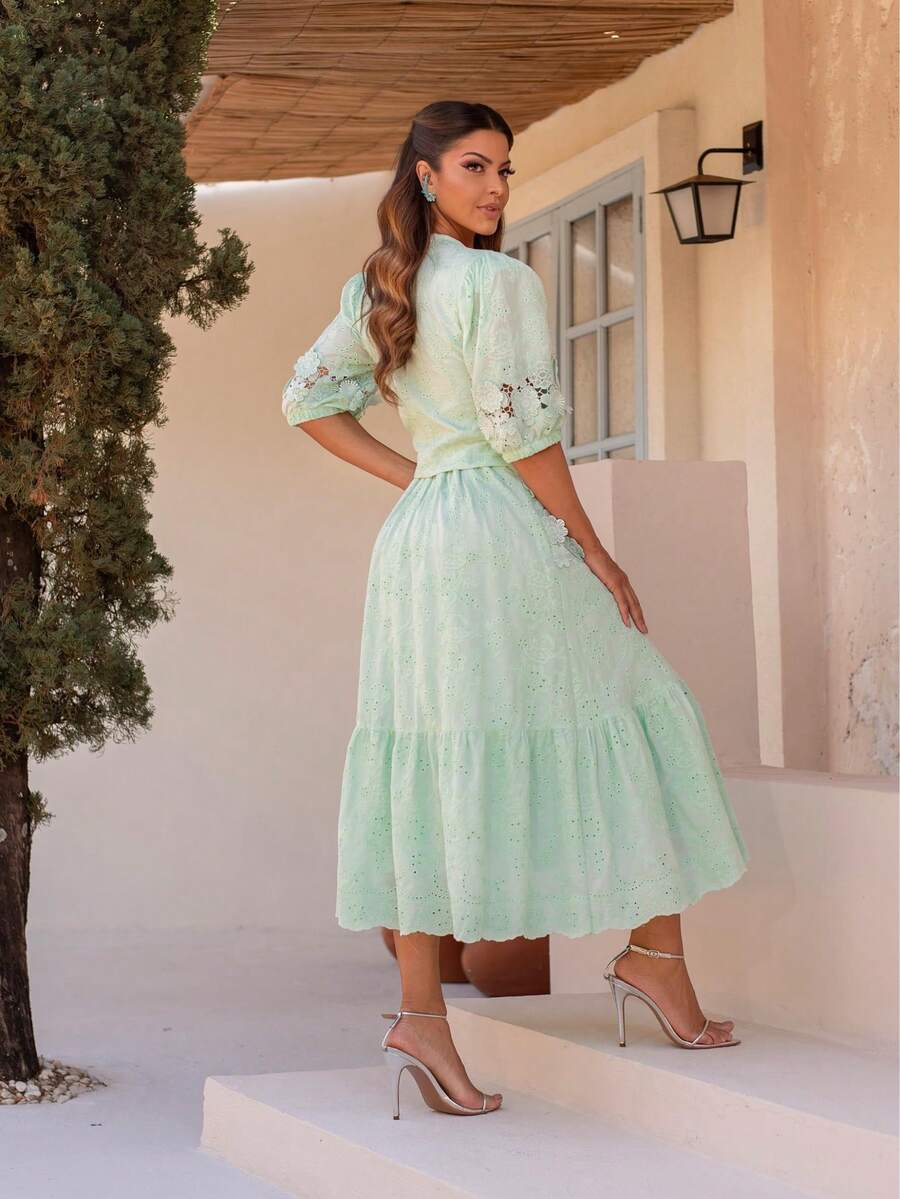 Conjunto 2 Peças com Blusa Cropped e Saia de Babados