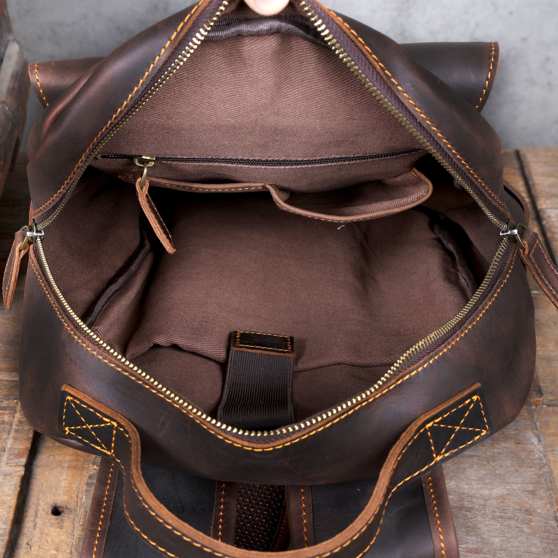 Mochila de couro Vintage Crazy Horse de grande capacidade, em pele de vaca de primeira camada, feita à mão, em couro genuíno, para laptop.